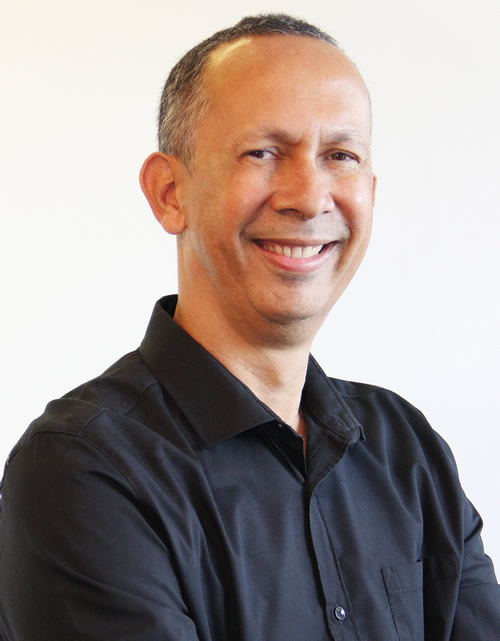 Prof Ashley van Niekerk